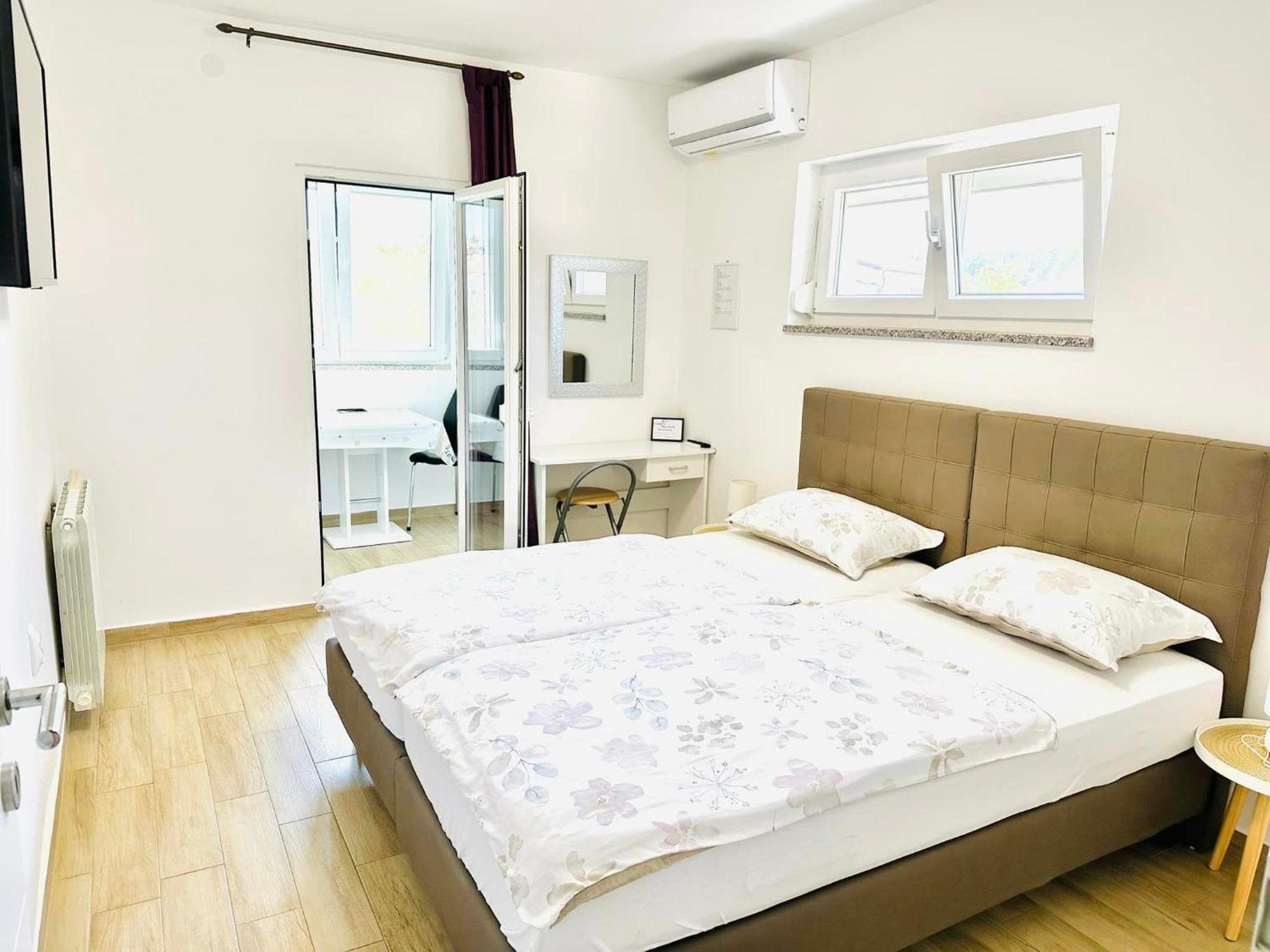 Apartmani Marco,Lukas,Patrick,David,Blizu Centra I Mora Sa Free Privatnim Parkingom Pula Bagian luar foto